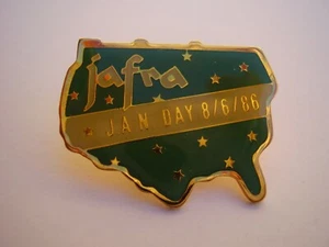 Jafra Cosmetics Skin Care Pinback. JAN Day 8/6/86 Green with Gold Accents - Picture 1 of 2