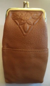 Portasigarette classico nostalgico in pelle 3 tasche FLOREALE, sella - Foto 1 di 4