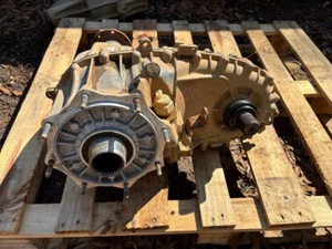 2019 DODGE RAM 4500 MANUAL TRANSFER CASE. P68396135AA - Picture 1 of 10