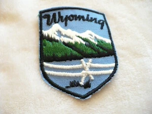 NX- PARCHE BORDADO TELA VINTAGE (WYOMING & MOUNTAIN) #25075 - Imagen 1 de 8