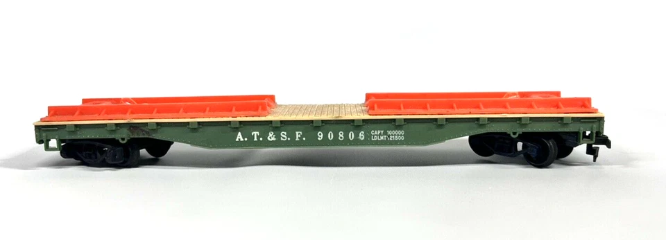 TYCO  AT&SF 90806 FLAT CAR  - HO Scale  - Image 1 of 4