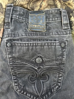 Pantalones de mezclilla Rock Revival para hombre 28x30 Arther Alt rectos adornados cosidos negros Foto 1 de 4
