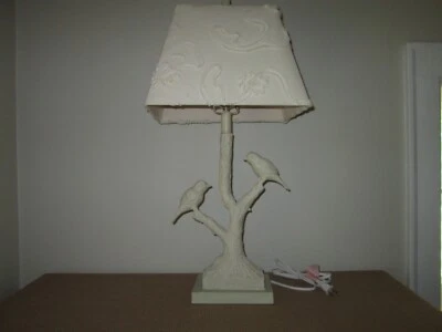 Lámpara de mesa marfil pájaros en rama de árbol con base rectangular + pantalla adornada Foto 1 de 4