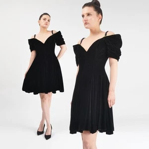 Vintage 80er schwarz Samt Fit and Flare Schulterfrei Mini Party Kleid M 8 - Bild 1 von 9