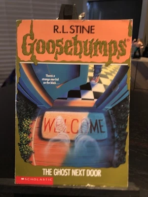 Goosebumps The Ghost Next Door (#10) by R L Stine (1993) First Print Horror NM Foto 1 de 4