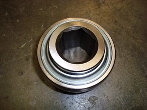 John Deere 300 Series Flail Mower Rear Roller Bearing Hex Shaft AE30587 New - Picture 1 of 8