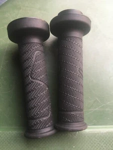 GENUINE KTM 1290 SUPER DUKE HANDLEBAR GRIPS - Picture 1 of 3