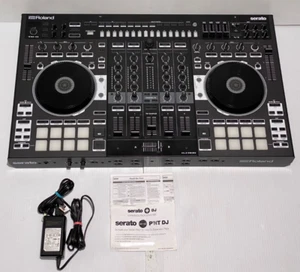 (MA6) Roland DJ-808 DJ Controller Mixer Professionale 4 Canali in Scatola Originale - Foto 1 di 18