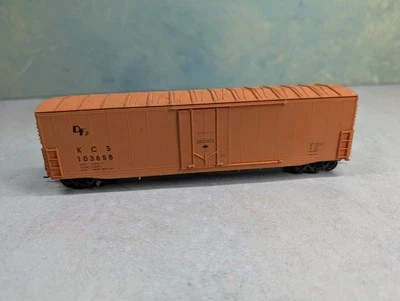 USED Accurail HO Scale 50' Box Car Kansas City Southern KCS #103658 READ - Image 1 of 4