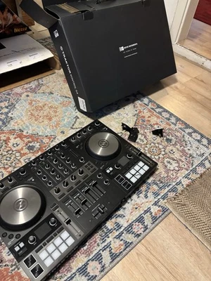 Native Instruments Traktor Kontrol S4 MK3 DJ Controller, 4 Channel, Black - Image 1 of 4