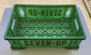 Nice Seven-Up, 7-Up Green Plastic Soda Crate - Picture 1 of 6