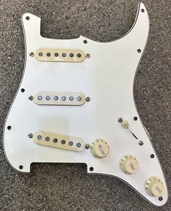 Fender Japan 70s RI Loaded White Stratocaster Guitar Pickguard Strat Harness MIJ - Picture 1 of 3