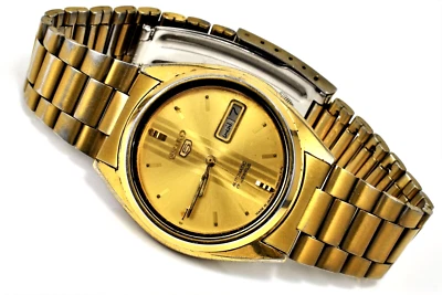 Vintage Seiko 5 Automatic 17 Jewel Men Gold Plated Watch Date Day Keeps Time - Image 1 of 4