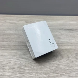 TP-Link TL-PA4010 AV600 Powerline Adapter White Ethernet Wall Mounted UK Plug - Afbeelding 1 van 10
