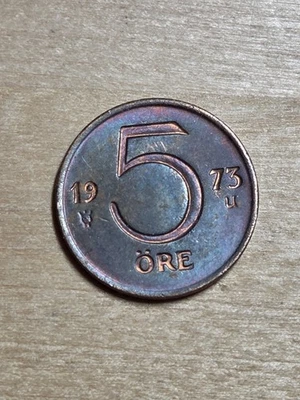 Sweden 5-öre coin, 1973. KM# 845, bronze. Three crowns, King Gustaf VI Adolf. - Image 1 of 4