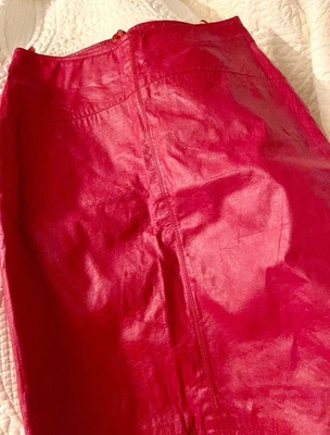 Falda de cuero rojo Foto 1 de 4