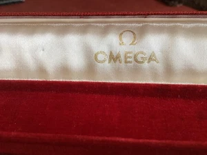 Omega Watch Box Red With Omega 18 Mm Leather Strap - Picture 1 of 10