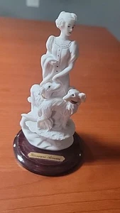 Giuseppe Armani 1993  Figurine Statue "Lady with Dogs"  in Box signed Florence - Picture 1 of 5