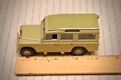 Solido Land Rover green opening back hatch good condition no spare tire - Image 1 of 4