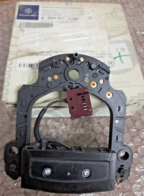 原装梅赛德斯-奔驰方向盘接触板 A0994641000 — 第 1/3 张图片