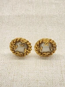 CHANEL Fake pearl earrings plated GLD P0016600 - Picture 1 of 4