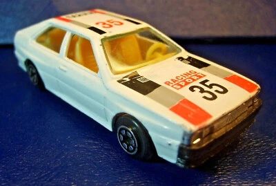 Yatming No.1035 白色 带黑色、灰色和红色 奥迪 Quattro Rally GR.4 - 泰国 — 第 1/4 张图片