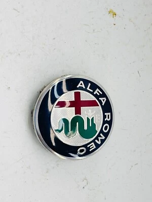 Cubierta de tapacubos central Alfa Romeo Stelvio 2017-2019 fabricante de equipos originales de fábrica Foto 1 de 2