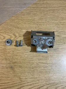 2002 - 2007 HONDA CB900F OR 919 REAR TANK MOUNT BRACKET 17516-MCZ-000  OEM - Picture 1 of 3