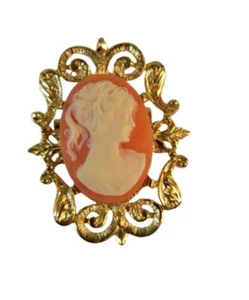 Spilla cammeo vintage color oro crema corallo - Foto 1 di 4