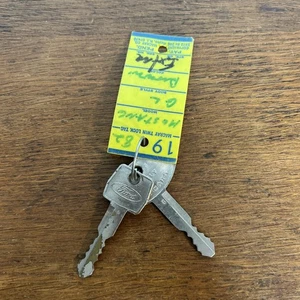 Vintage Set of Automotive Keys Lot of 2 Ford 1982 Mustang GL - Picture 1 of 3