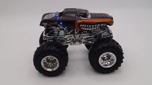 Monster Jam escala 1/64 de Hot Wheels Monster Mutt Rottweiller - Imagen 1 de 4
