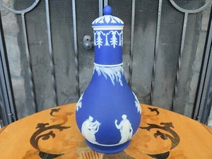 Wedgwood Dark Blue Dip Jasperware Barber Bottle 1012 Muses (c.1885) - Picture 1 of 10