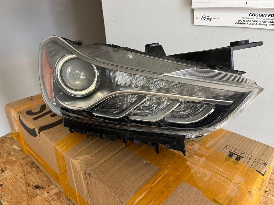 Faro delantero derecho Maserati Ghibli 2014-2023 xenón oculto fabricante original (¡ver notas!) Foto 1 de 4