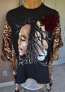 Bob Marley Upcycled T-shirt. Boho. Cheetah print. Size L/XL - Imagen 1 de 7