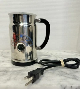 Nespresso Electric Milk Frother Aeroccino + Plus Stainless Model 3192 With Base - Picture 1 of 10