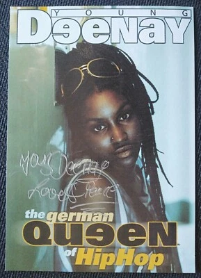 10994 Young Deenay Rapperin Autogrammkarte Druck ??? signiert - Bild 1 von 2
