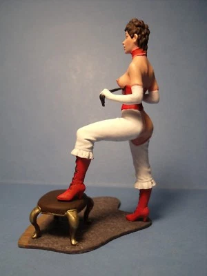 1/18  FIGURE  GIRL  LOULOU  VROOM  PAINTED  FOR  MINICHAMPS  AUTOART  CMR  1/18 - Image 1 of 3