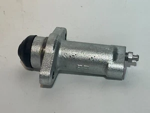 JAGUAR XJS XJ6 XJ40 GETRAG 265 290 CLUTCH SLAVE CYLINDER GENUINE AP LOCKHEED! - Picture 1 of 1