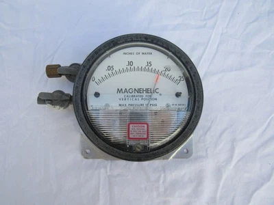 Dwyer 2001 Magnehelic Pressure Gauge, 15 PSIG, 0-1.0, 373 - Image 1 of 4