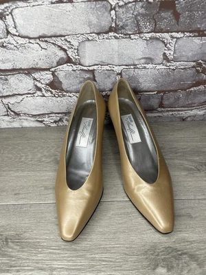 Magik by Amalfi Gold Leather Pointed Toe Dress Pumps Heels Women Sz 8B US/38.5EU - Image 1 of 4