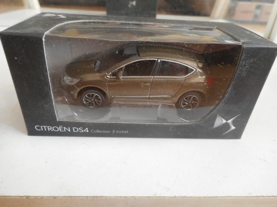 Norev Citroen DS4 en Gris au 1:64 en Boîte - Photo 1/1