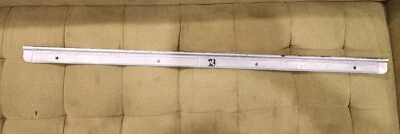 1980 - 1985 年 Olds Delta 88 COUPE 乘客右地板镀铬装饰成型原始设备制造商 — 第 1/4 张图片