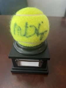 MARTINA HINGIS AUTOGRAPHED PENN 4 TENNIS BALL - Picture 1 of 2