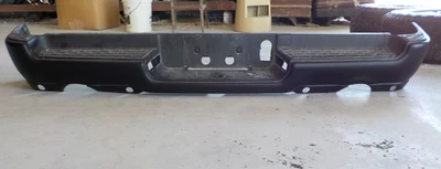 2019 22 23 2025 Factory Dodge Ram 1500 Painted Rear Bumper sensor exhaust holes — 第 1/3 张图片