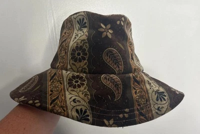 Y2K Nanette Lepore Sombrero Cubo Paisley Terciopelo Groovy Talla Única De Colección Neutro Foto 1 de 4