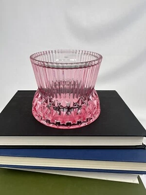 Pedestal de vela de 3 mechas de vidrio facetado rosa Bath & Body Works Foto 1 de 4