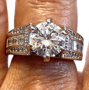 Sterling Silver CZ Cubic Zirconia Cocktail Ring-Size 7 - Picture 1 of 11