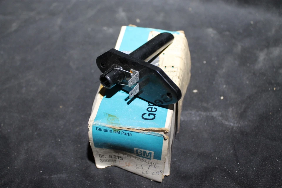 Датчик климат-контроля встроенный в приборную панель 65 66 67 68 Cadillac Deville Eldorado новый из старых запасов - Изображение 1 из 1