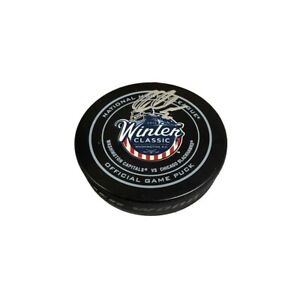 COREY CRAWFORD Signed 2015 Winter Classic Official Game Puck (Exact Photo) - 247