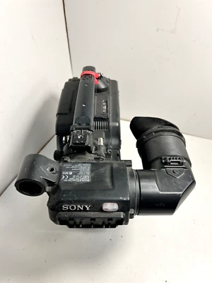 SONY DSR-400 DVCAM Digital Camcorder Power HAD EX with Electronic Finder DXF-801 - Image 1 of 4